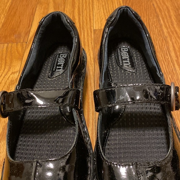 BORN Patent Leather Mary Jane’s, 7/38 - Picture 6 of 10